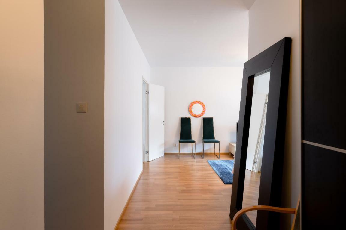 Stay Here Apartment Kamppi Helsinki Buitenkant foto